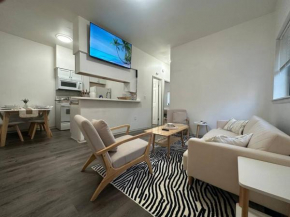 GREAT VALUE Luxe Style, Queen Beds, W/D, Parking!